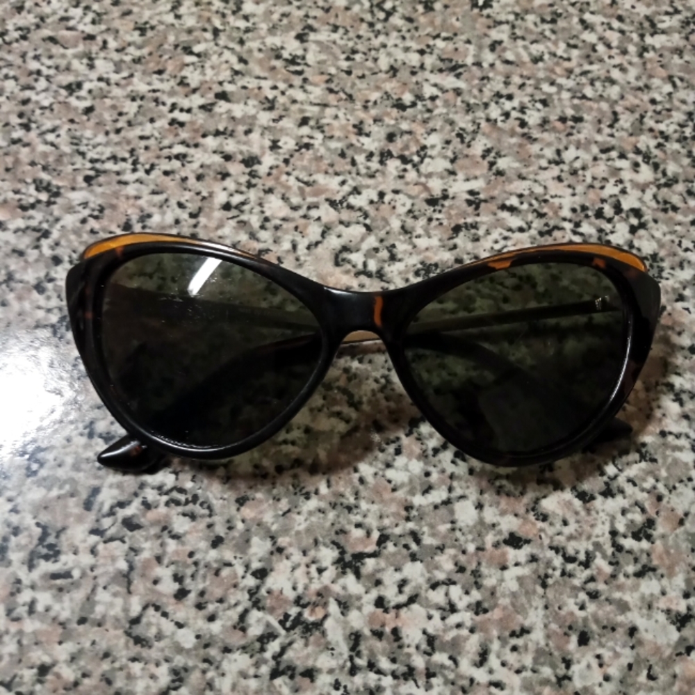 Isaac Mizrahi Designer Tortoise-shell Cat-eye Sunglasses